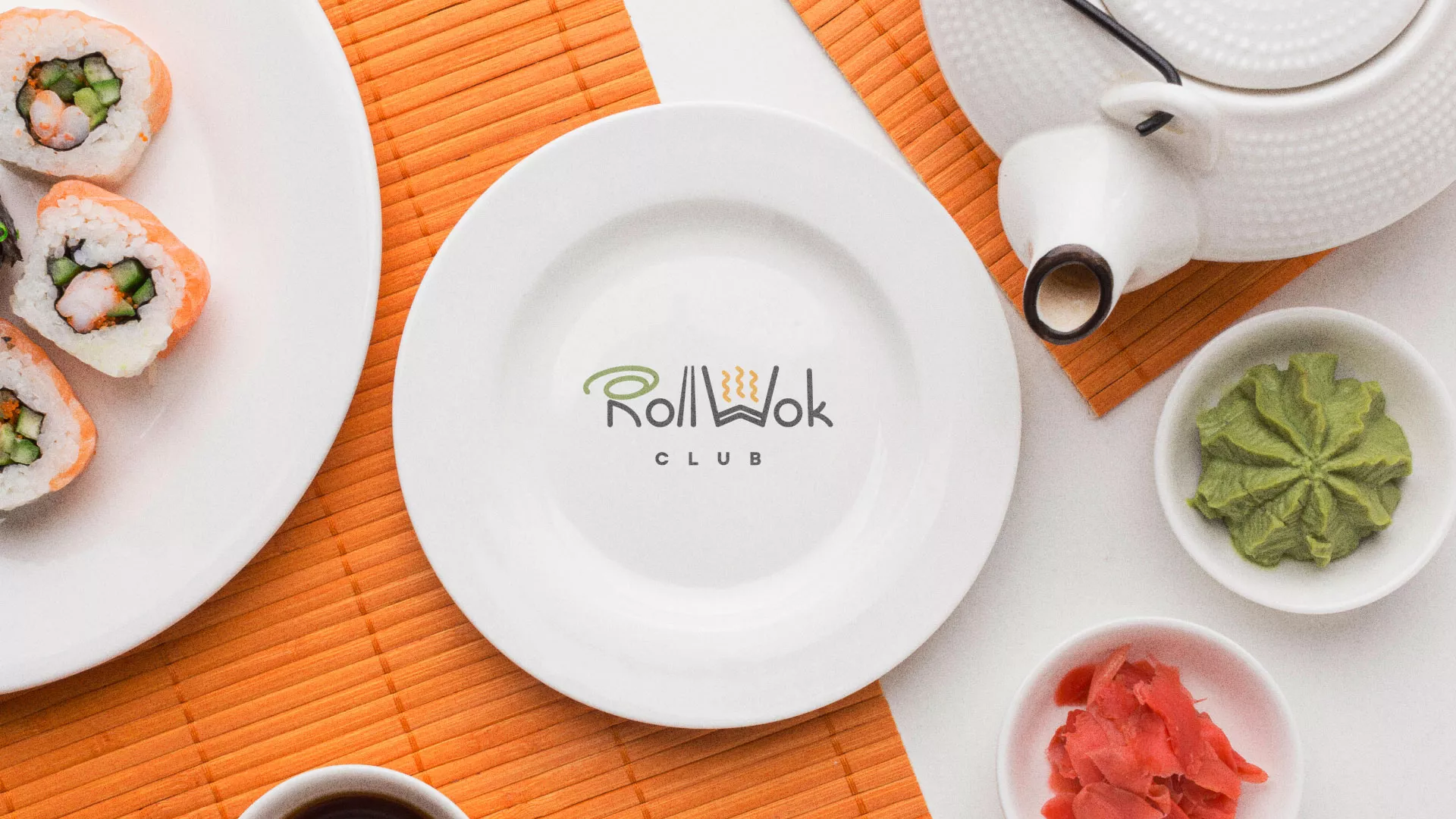 Разработка логотипа и фирменного стиля суши-бара «Roll Wok Club» в Змеиногорске